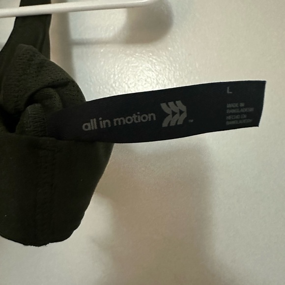 All Motion Sports Bra - Picture 3 of 4